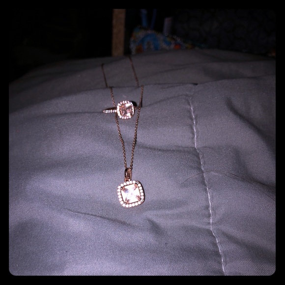 Rose Gold Necklace and ring set - Picture 1 of 2